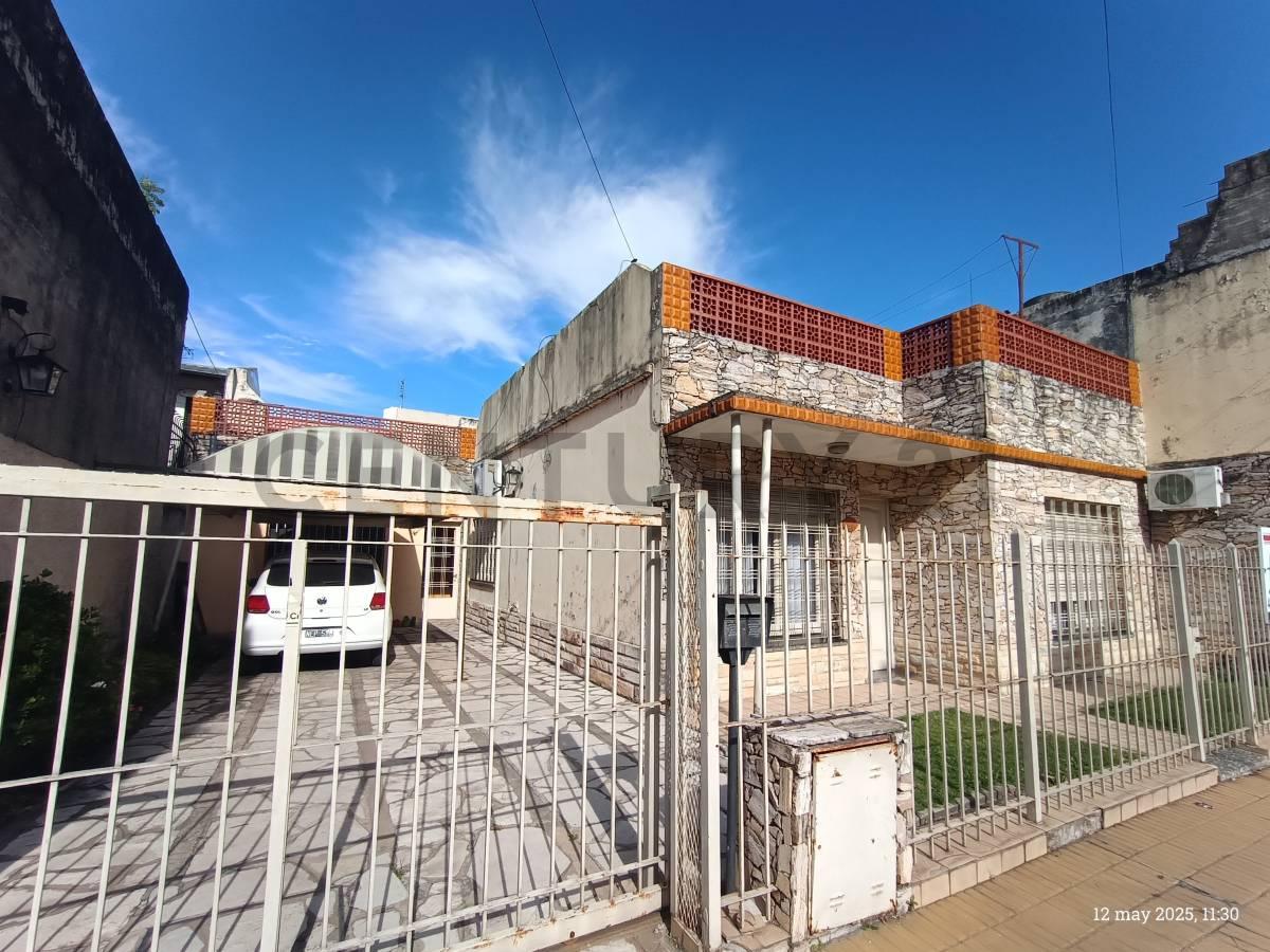 VENTA CASA 3 AMBIENTES CON COCHERA CASTELAR NORTE — foto 1