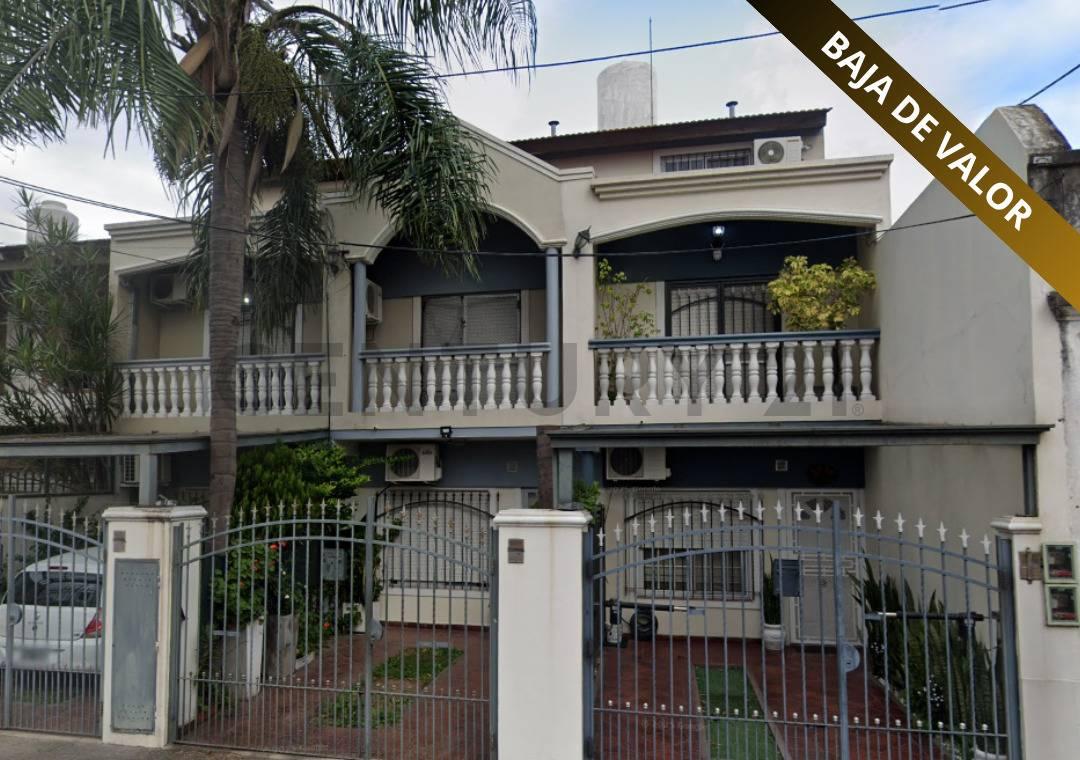 TRIPLEX 4 AMBIENTES CON COCHERA Y BALCON TERRAZA VILLA LUZURIAGA - — foto 1