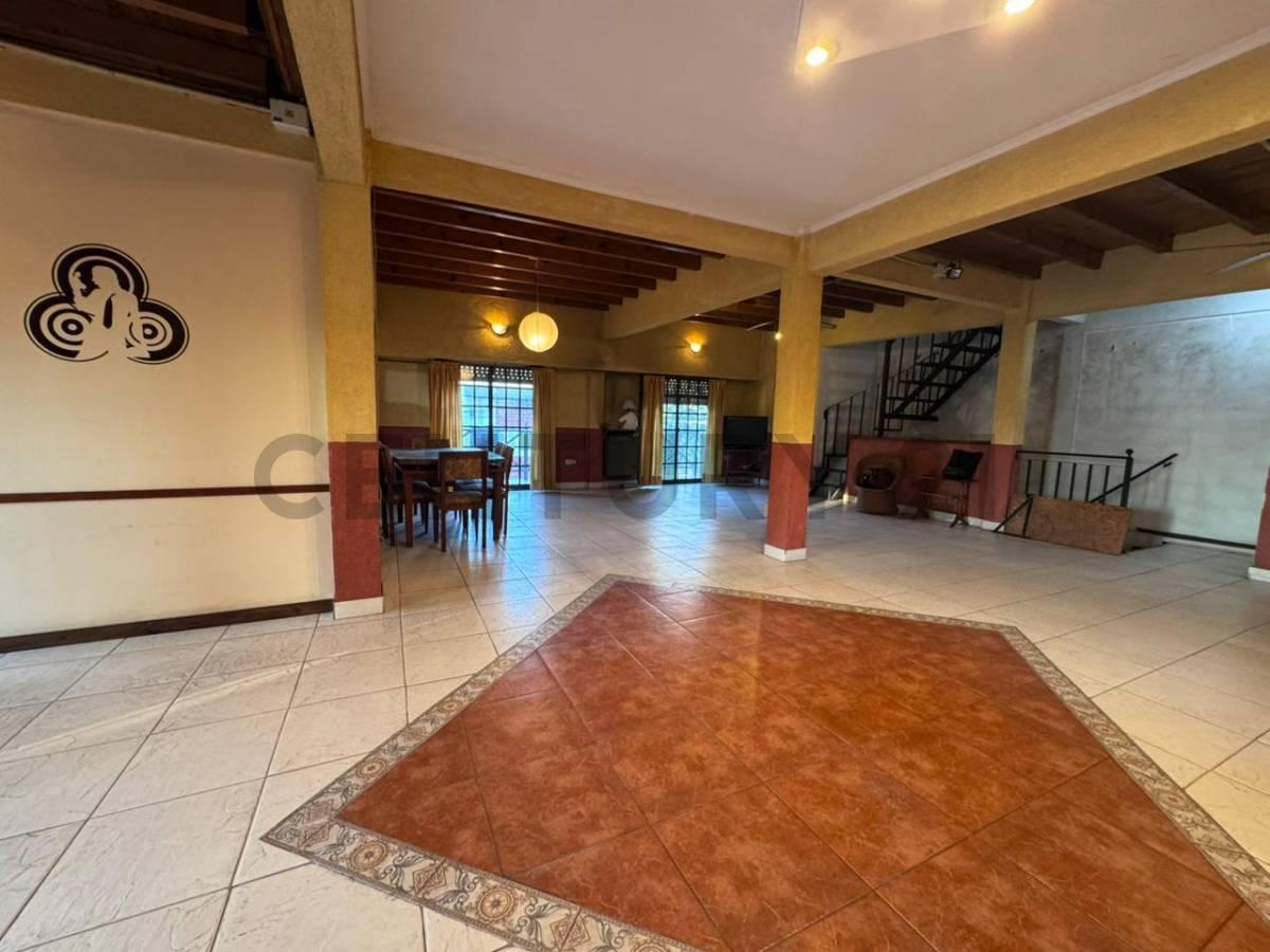 Venta depto 3 ambientes con local y galpón/ cochera Hurlingham — foto 1