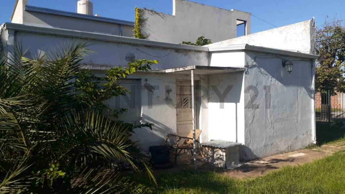 Casa a reciclar en venta 132 58 y 59 — foto 1