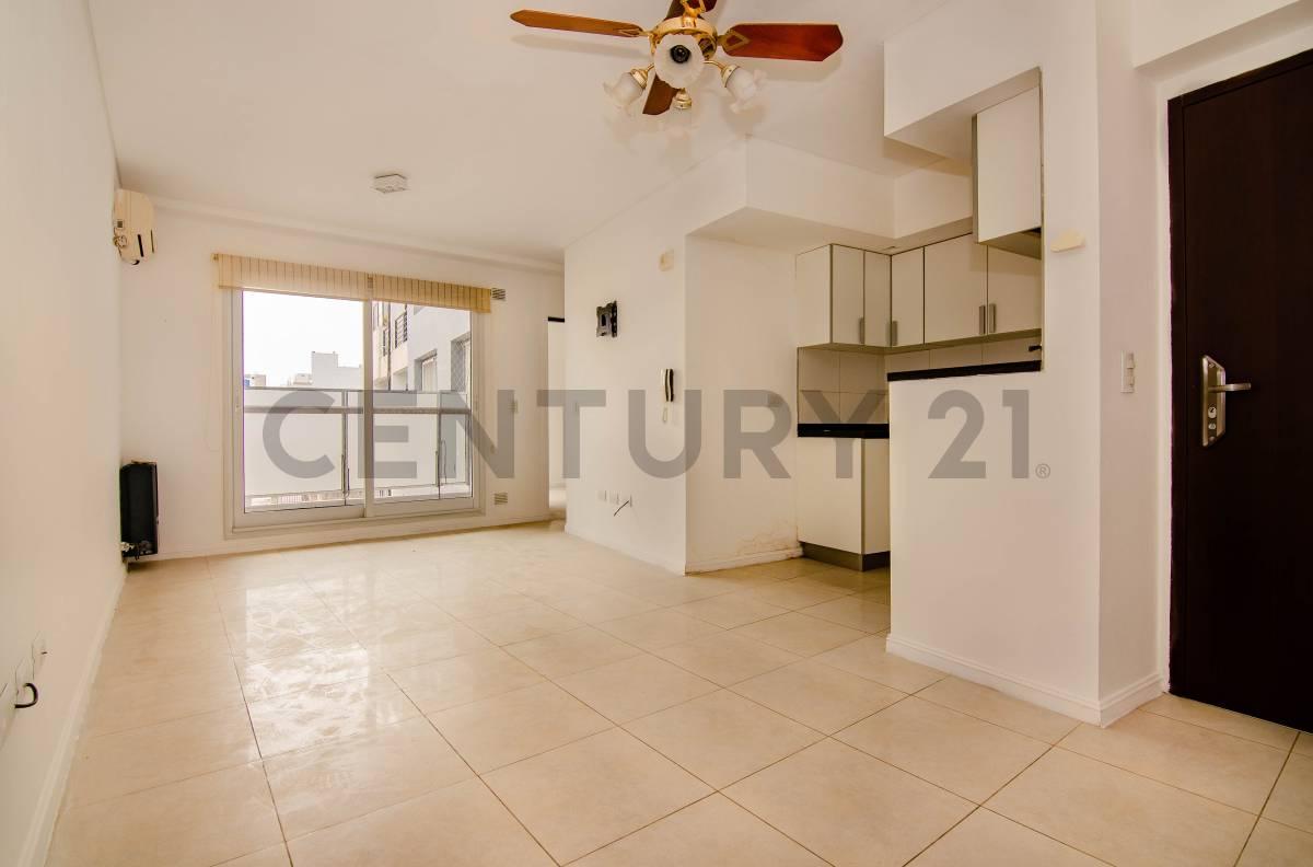Venta Departamento de 1 Dormitorio con balcón y cochera en Abasto, Rosario — foto 1