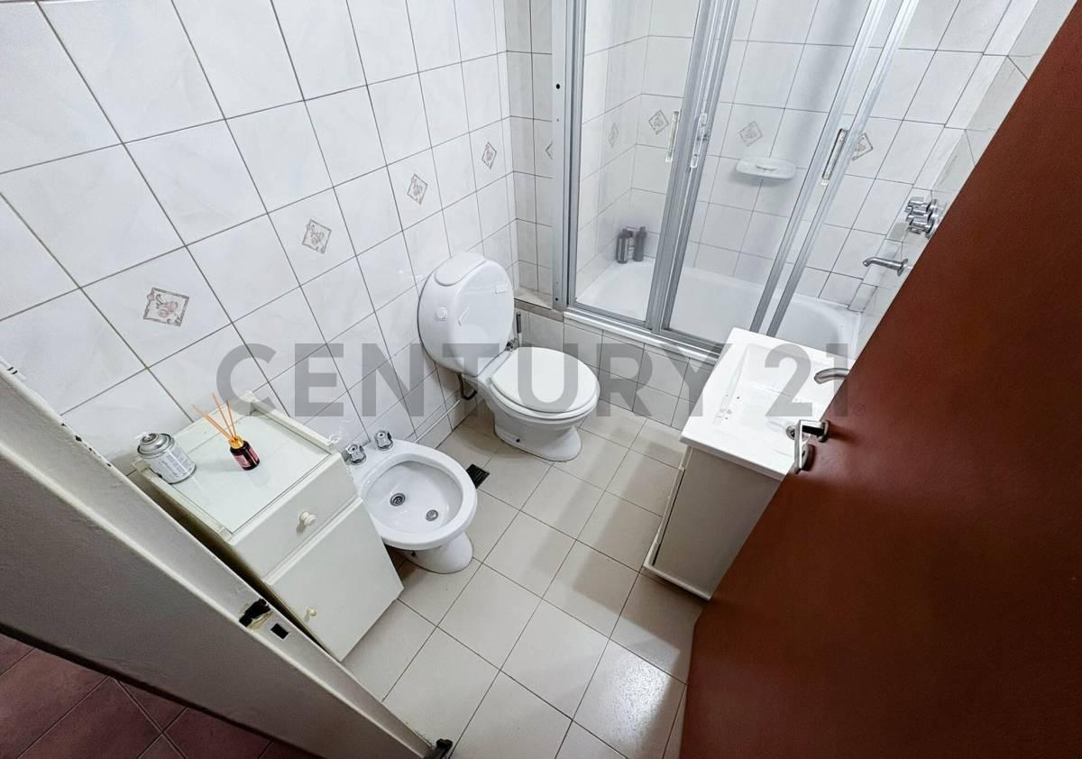 Venta Departamento de 3 Dormitorios con balcón en Lourdes, Rosario — foto 1