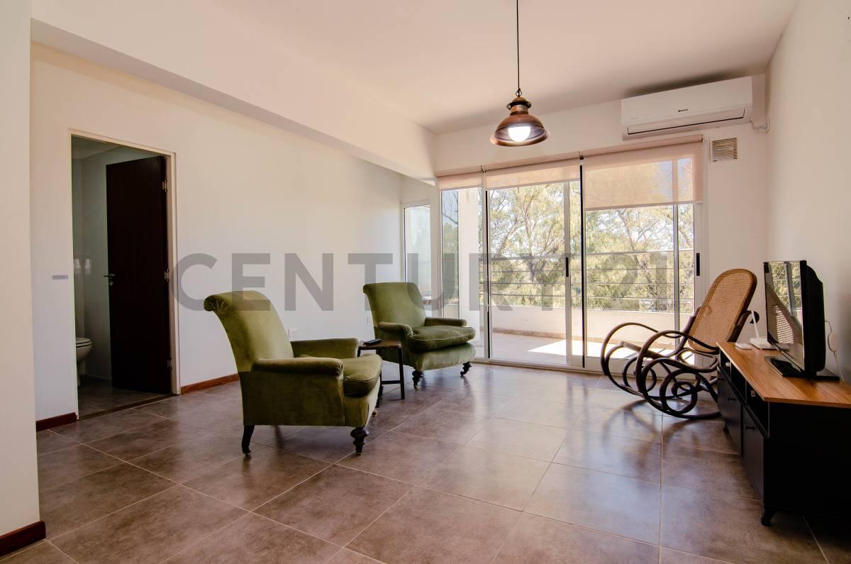 Venta Departamento de 2 Dormitorios con balcón y cochera en Abasto, Rosario — foto 1