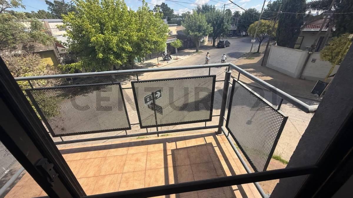 DEPARTAMENTO EN VENTA EN BERISSO DOS DORMITORIOS COCHERA — foto 1
