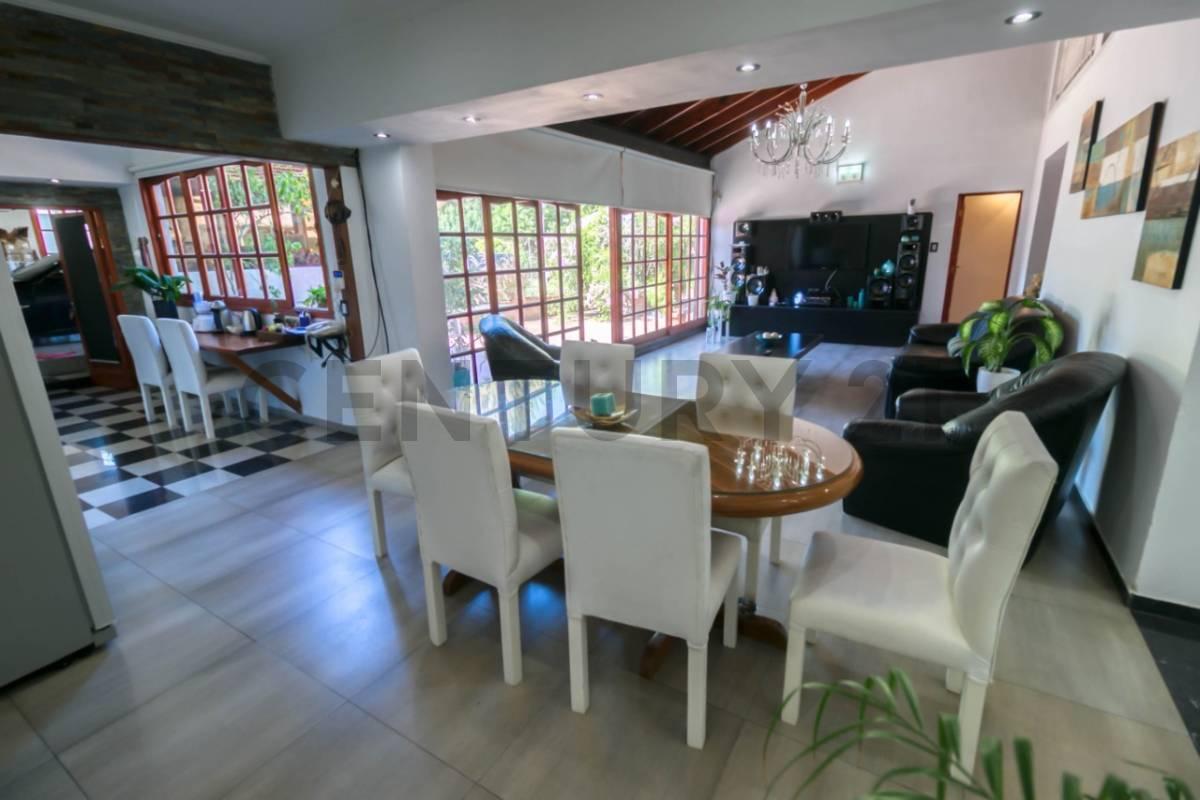 Casas en venta en Villa Elisa, 4 dormitorios con pileta — foto 1