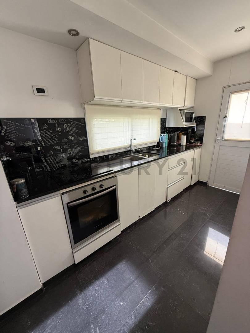 Casa en venta en La Plata — foto 1