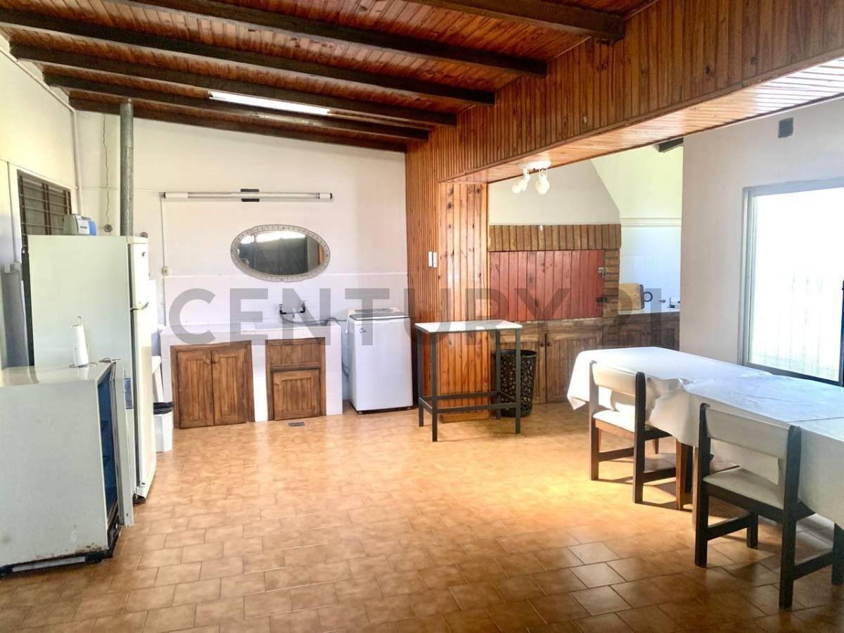 Casa de 4 Dormitorios con pileta en Villa Elisa, La Plata — foto 1