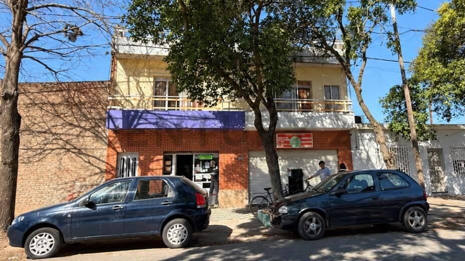 Venta de 2 departamentos con balcón y terraza + 2 locales comerciales en Empalme Graneros — foto 1