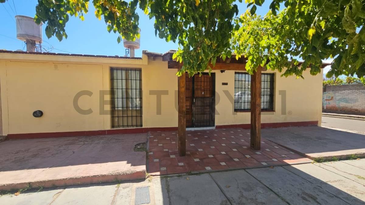 HERMOSA CASA EN GUAYMALLEN DORREGO — foto 1