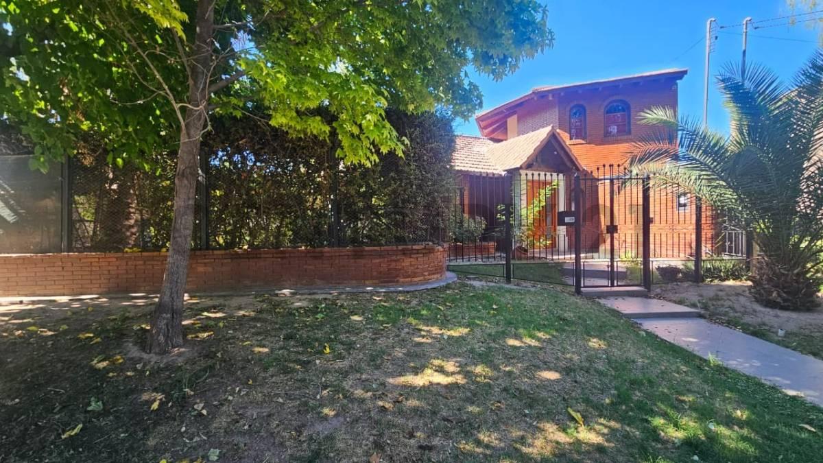 OPORTUNIDAD CASA más DEPARTAMENTO BARRIO EL HUERTO — foto 1