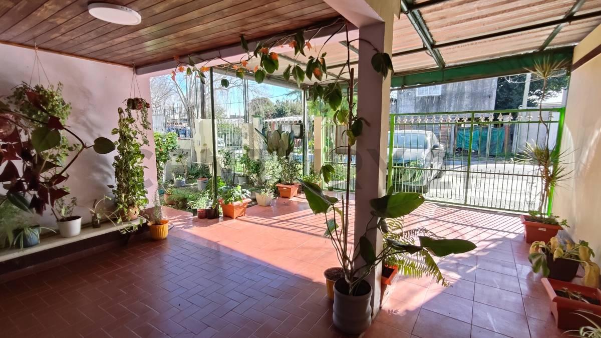 VENTA DE 2 CASAS - CALLE 97 Y 124 - LA PLATA — foto 1