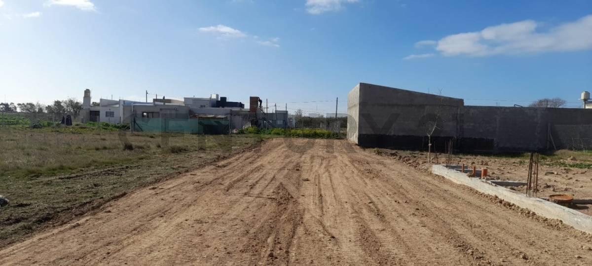 4 ENTRE 488 y 489. LOTE EN VENTA DE 417M2, VILLA CASTELLS, MANUEL.B.GONNET. — foto 1