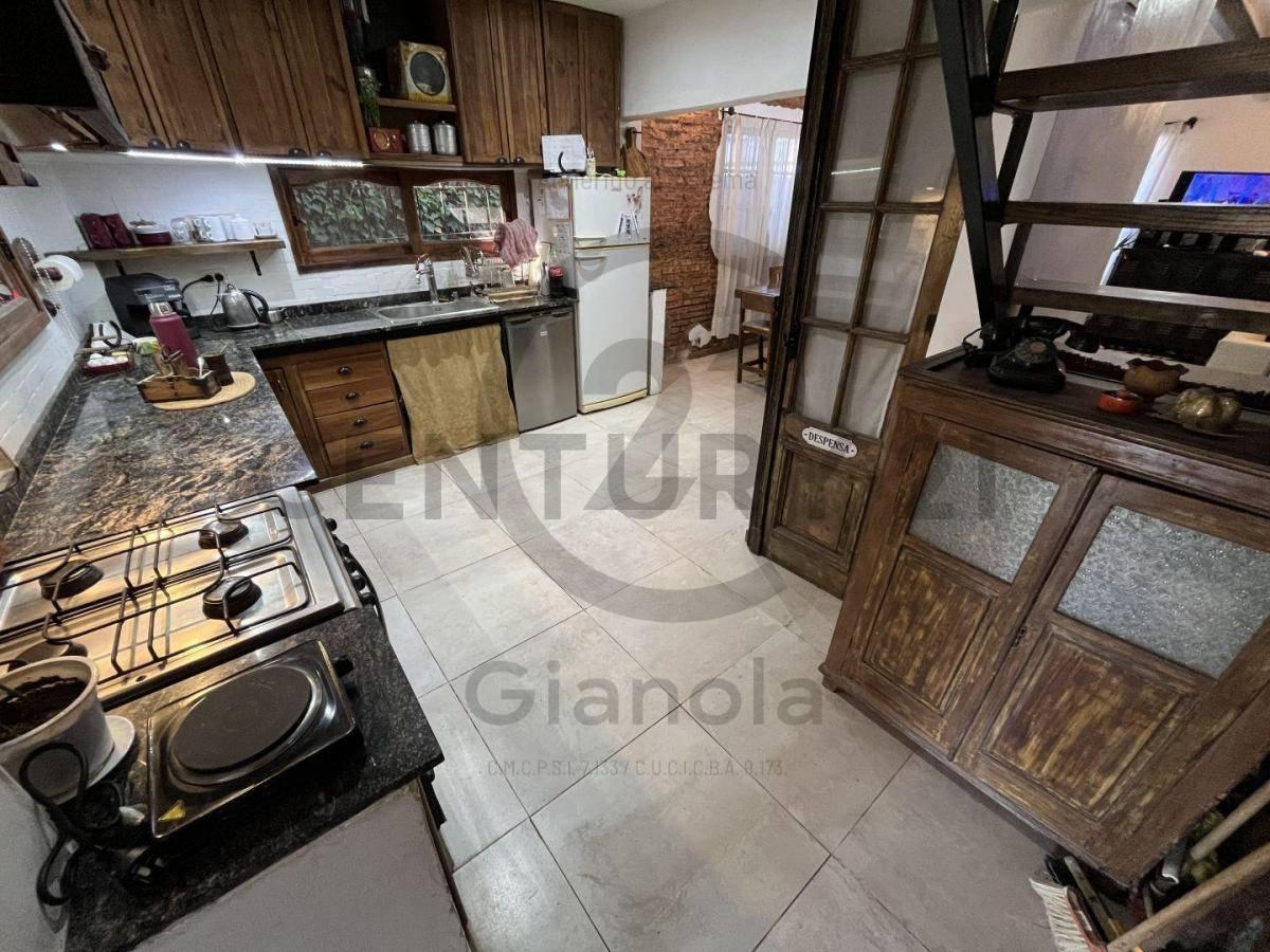 Casa 4 Ambientes con Gran Jardín — foto 1