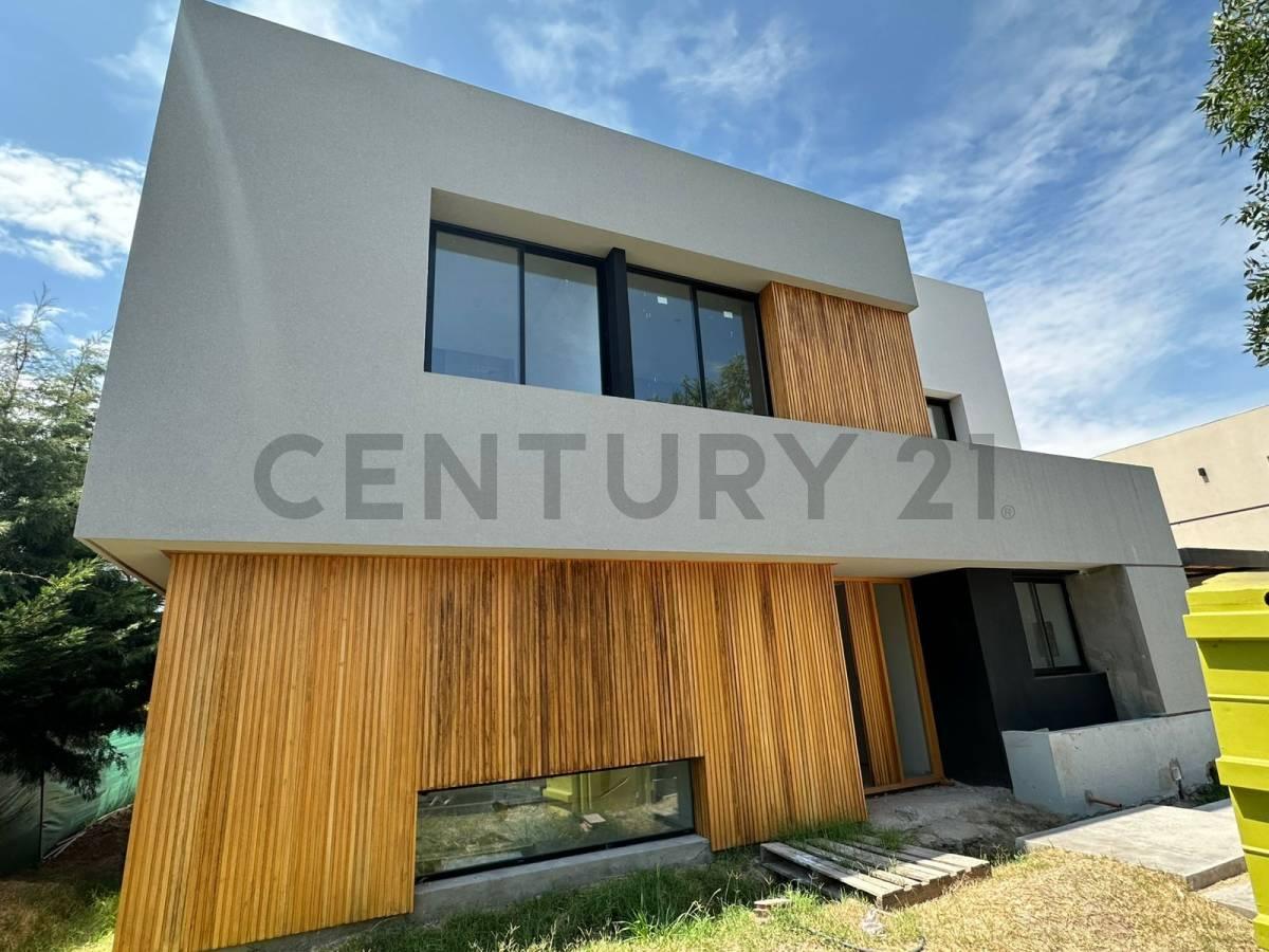Venta Casa Barrio Cerrado Pilar Lagoon 4 amb con jardin y piscina, super moderna y con detalles de c — foto 1