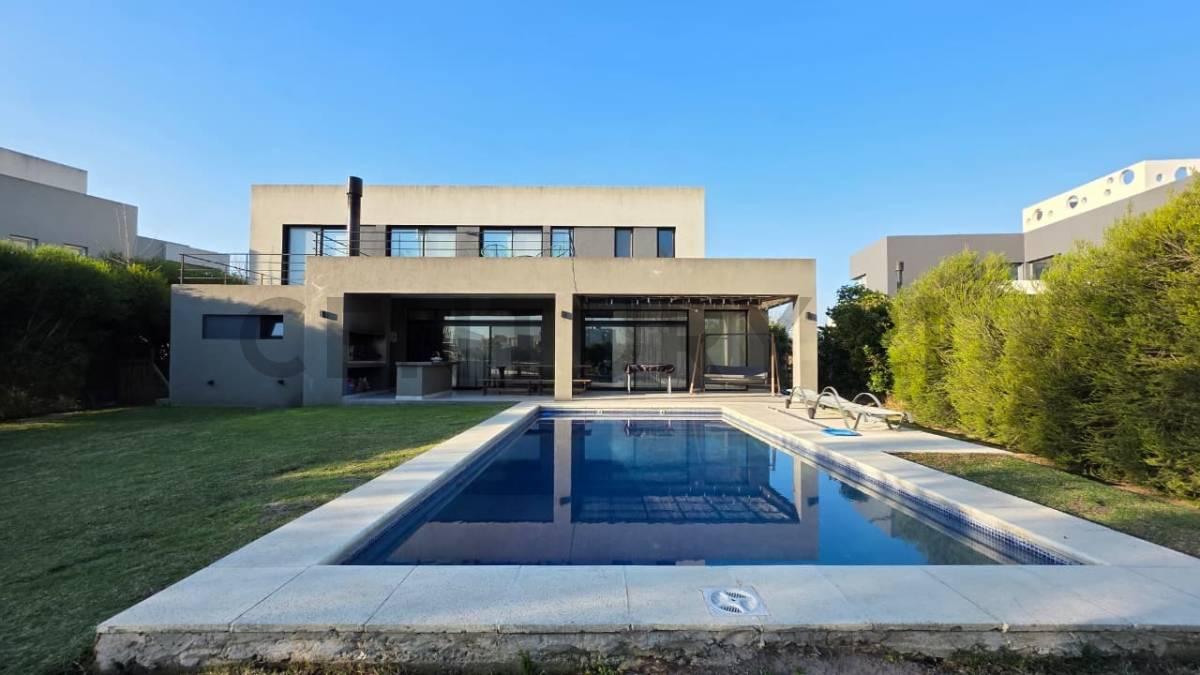 Casa en venta FINANCIADA AL LAGO en el Barrio Islas, El Cantón, Escobar. — foto 1