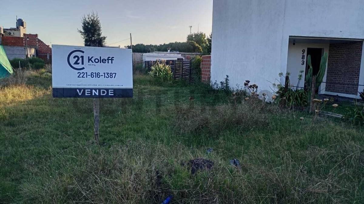 Venta Lote. Calle 247 entre 51 y 52. — foto 1