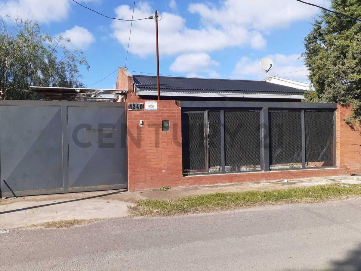 .Casa venta de 2 dormitorios en venta en Gonnet. Calle 496 entre 6 y 7. — foto 1