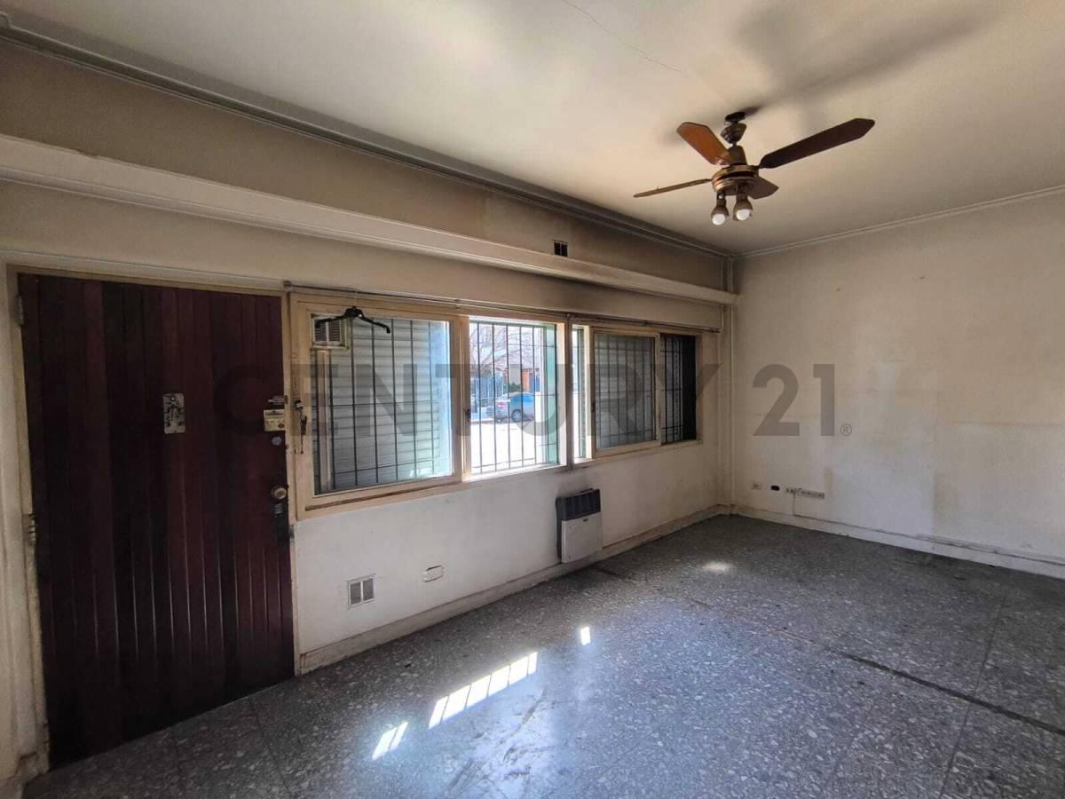 ALQUILER OFICINA 2 AMBIENTES, PATIO Y COCHERA – VILLA DEVOTO — foto 1