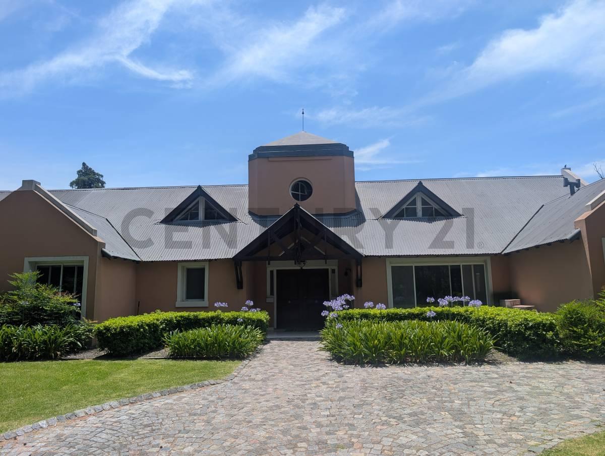 CARMEL COUNTRY CLUB , PILAR - IMPONENTE CASA EN VENTA — foto 1
