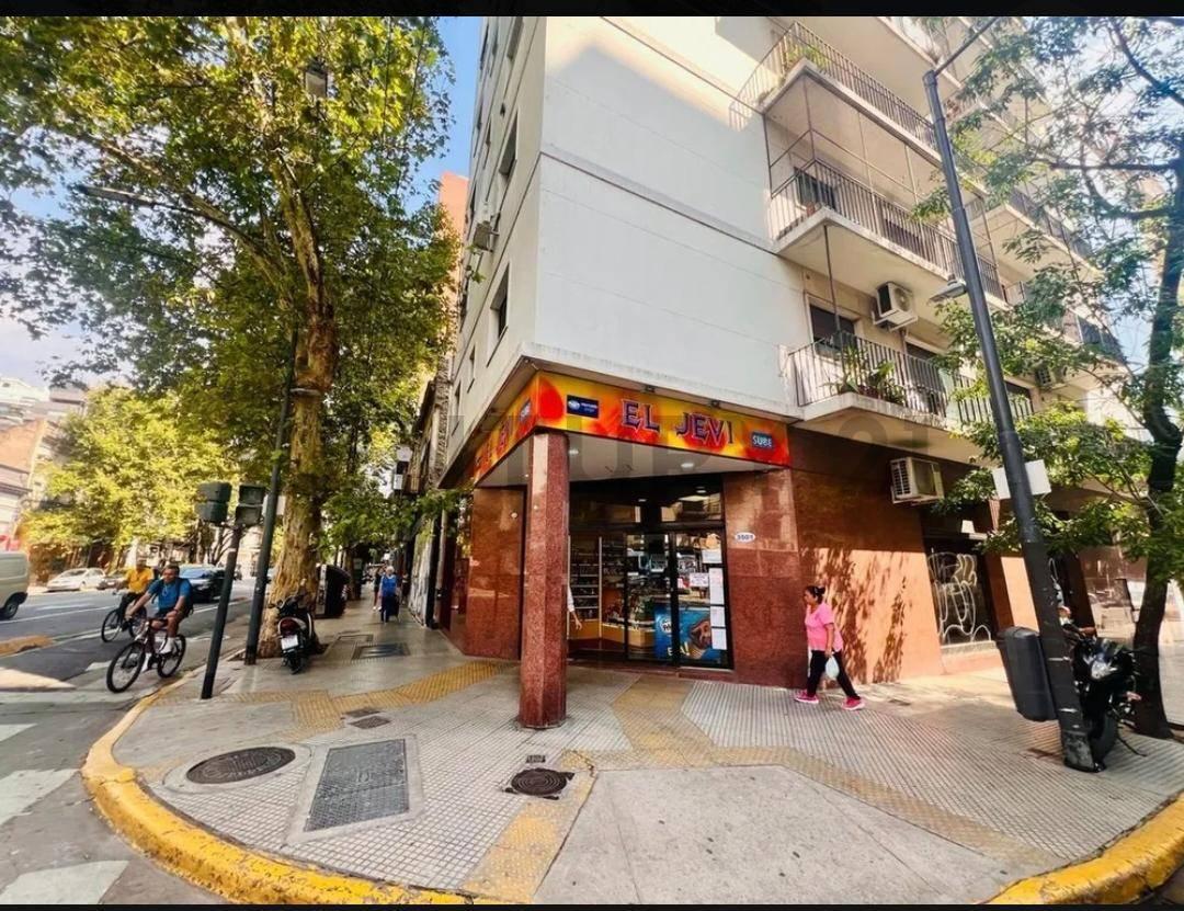 Venta Local Comercial en Esquina - Sobre Av. Corrientes Zona Abasto — foto 1