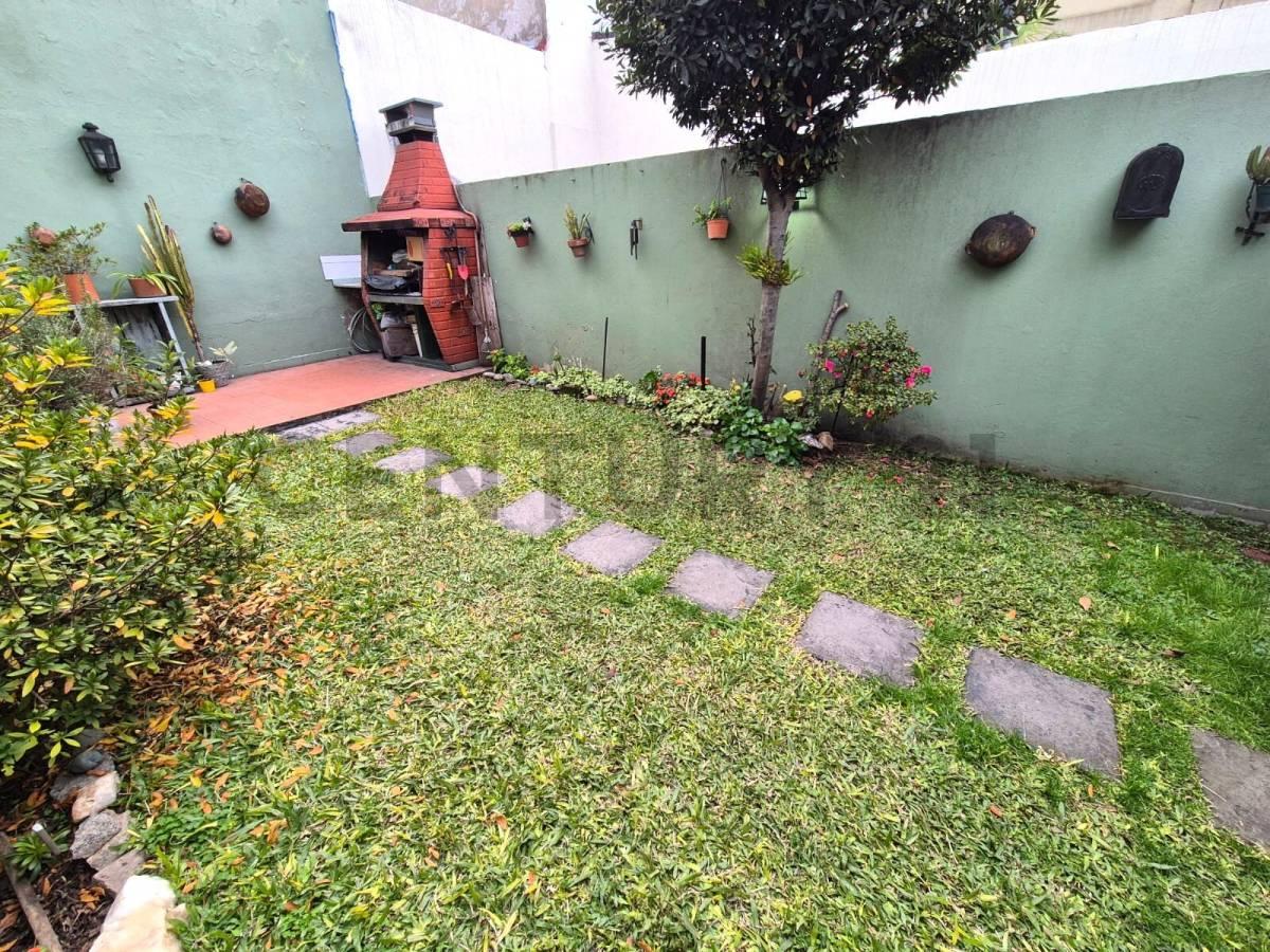 VENTA DUPLEX 4 AMBIENTES CON JARDIN, PARRILLA Y COCHERA - EXCELENTE ACCESO - SAAVEDRA — foto 1