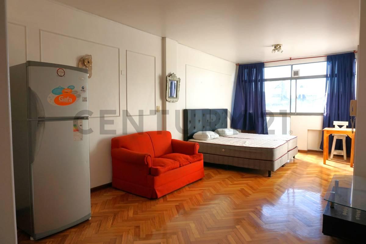 Venta Monoambiente Amplio, Luminoso y Vista Abierta en San Nicolás — foto 1