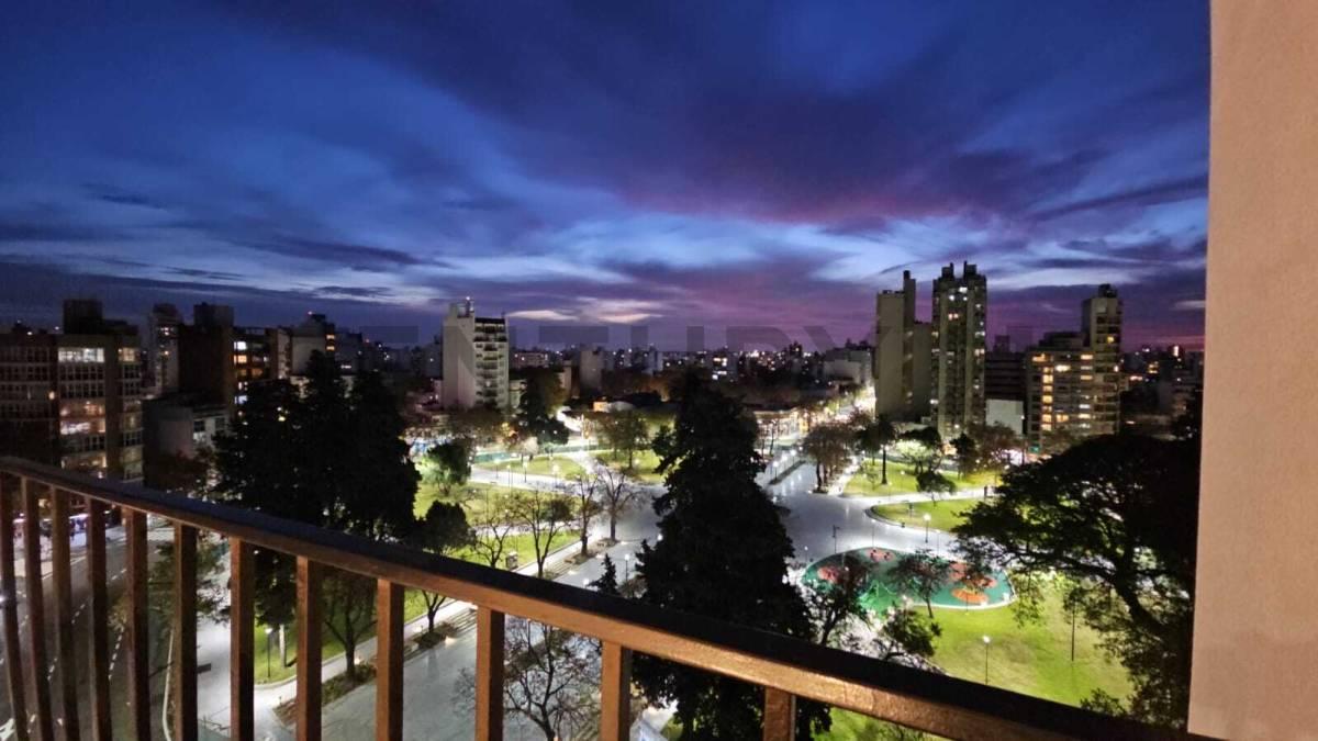 Departamento reciclado de 3 Dormitorios en venta en La Plata - Plaza Italia — foto 1