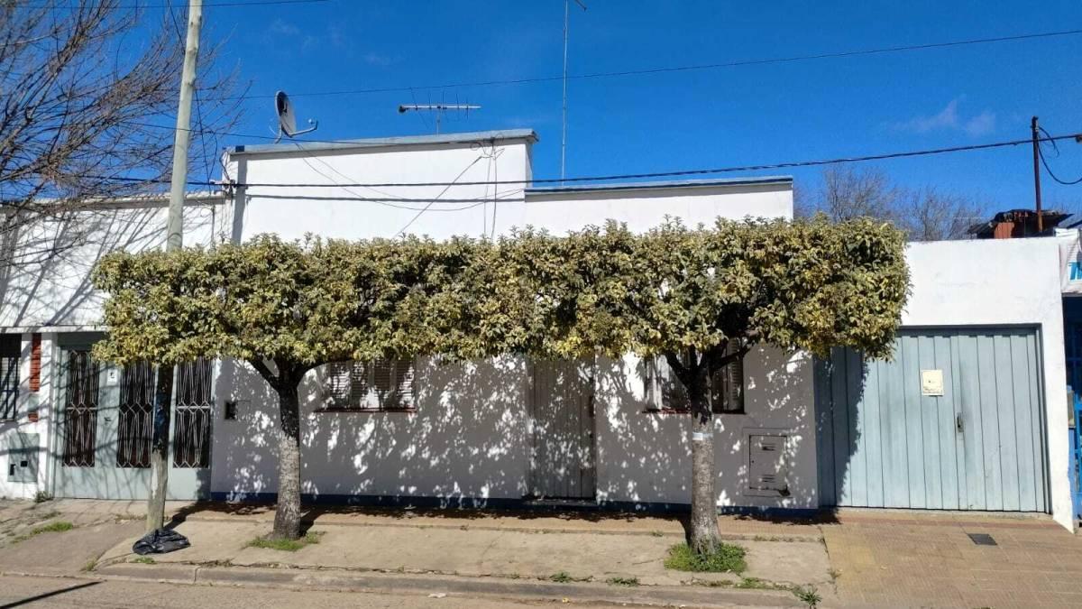 Casa de dos dormitorios en Venta en La Plata — foto 1