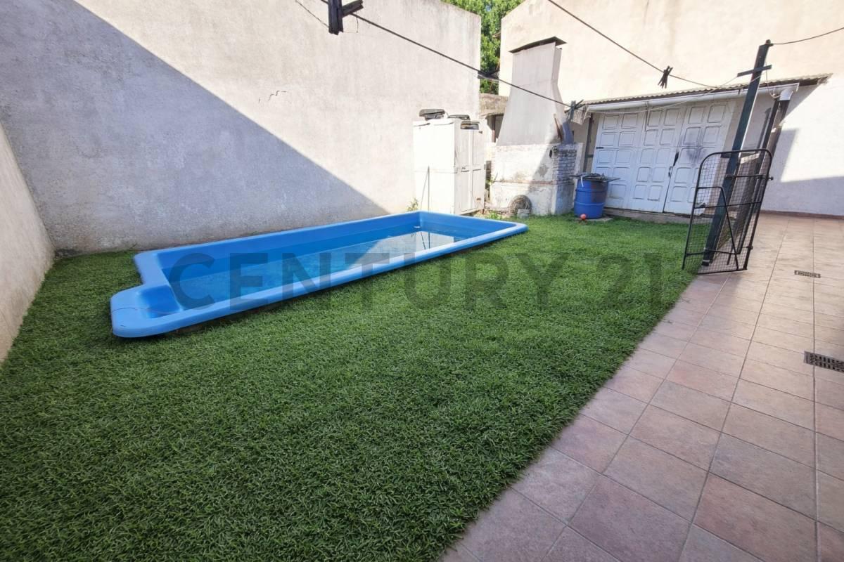 Ph de 2 dormitorios con Garaje y Pileta en Venta en Berisso — foto 1