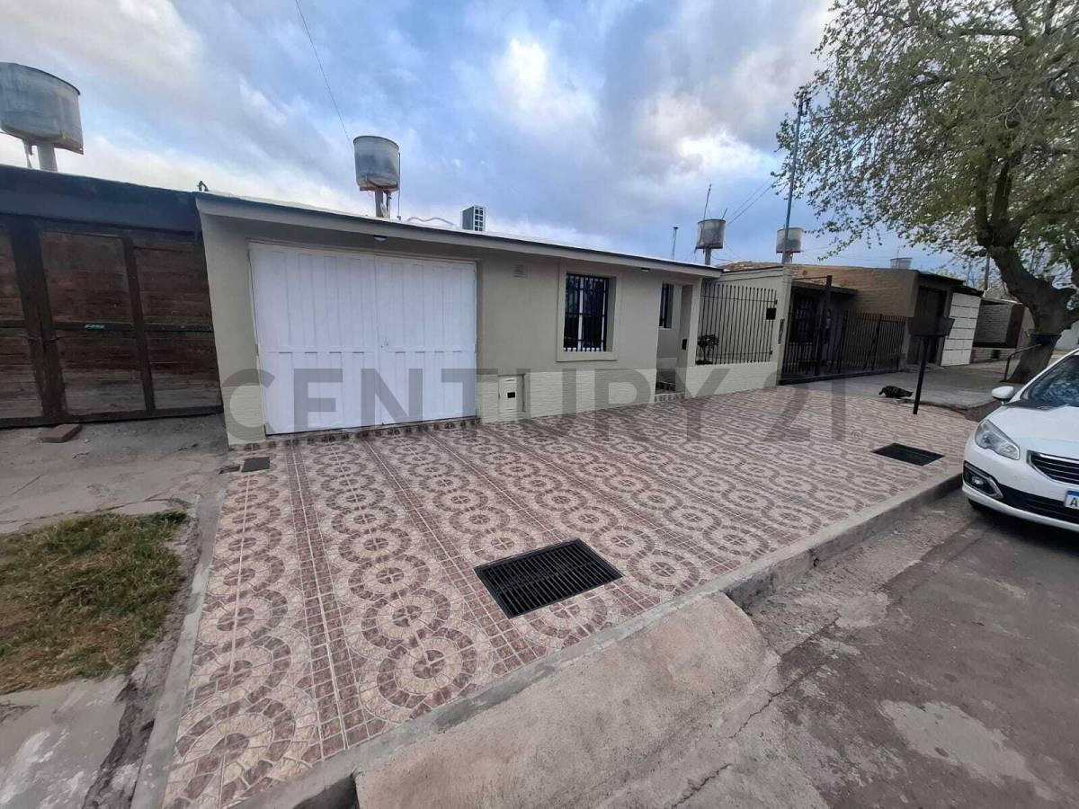 Casa en venta en Godoy Cruz — foto 1