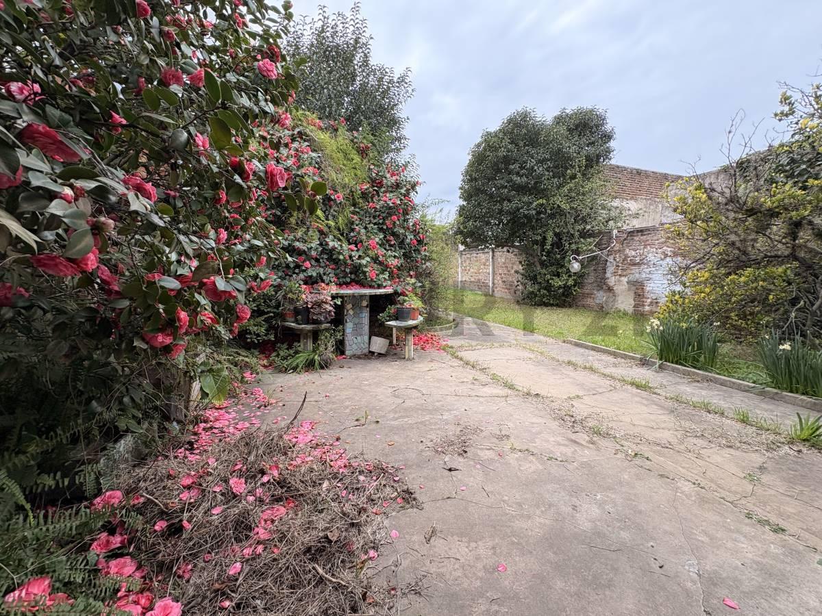 Posibilidad de financiar hasta el 50% - PH con amplio fondo en venta a reciclar en Lanús Oeste — foto 1