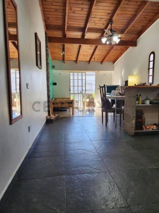 Venta PH 2 ambientes C/ cochera y pequeño galpón - Lanús Oeste. — foto 1