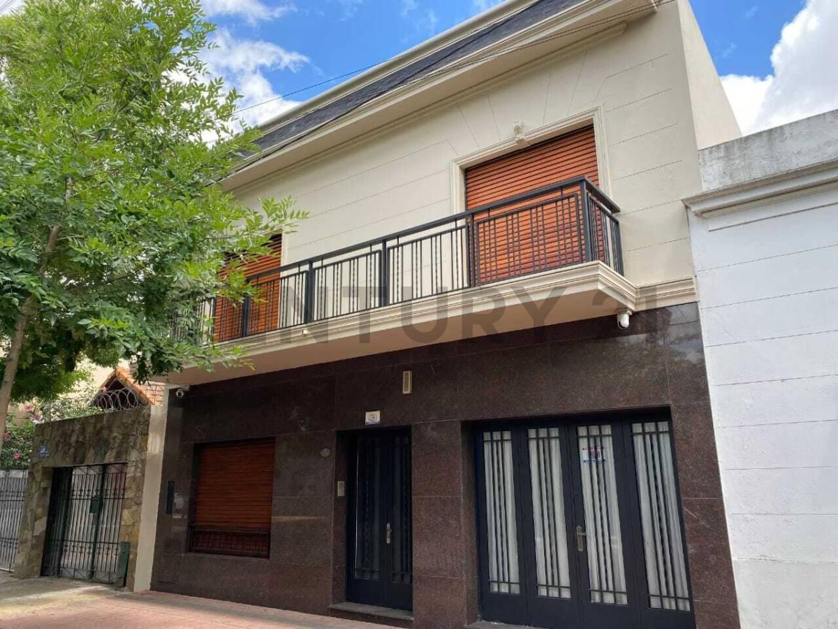 70 entre 13 y 14 Casa en venta 4 dormitorios, La Plata.- — foto 1