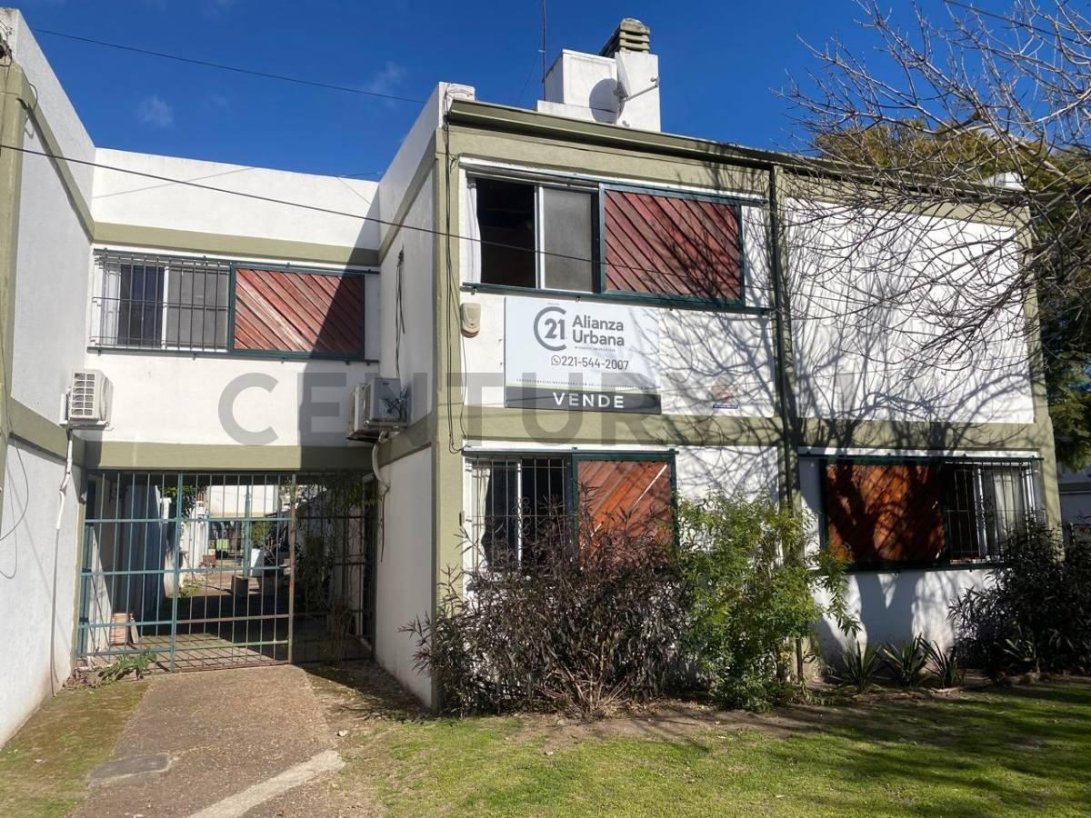 - VENTA DUPLEX TOLOSA - CALLE 14 e/ 528bis Y 529 - — foto 1