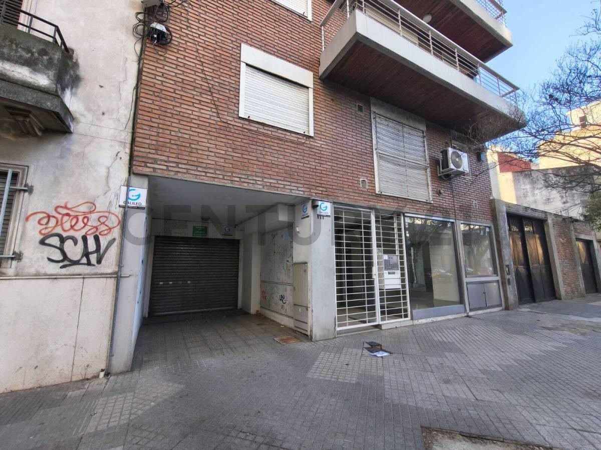 ALQUILER |COCHERA | EXCELENTE UBICACIÓN | SEGURA | FÁCIL ACCESO | BARRIO LOURDES — foto 1