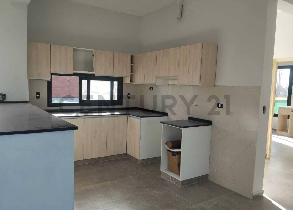 Casa en venta. Lujan — foto 1