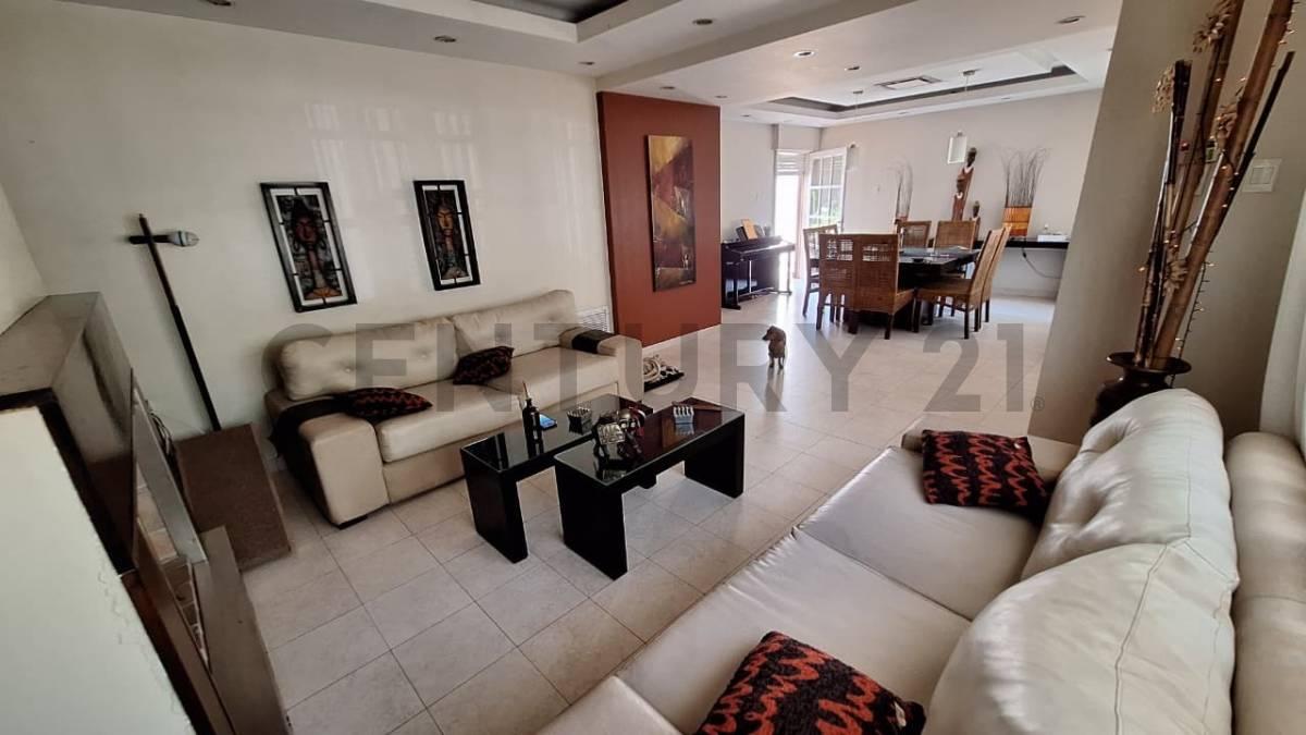 CASA EN VENTA CON EXCELENTE UBICACION — foto 1