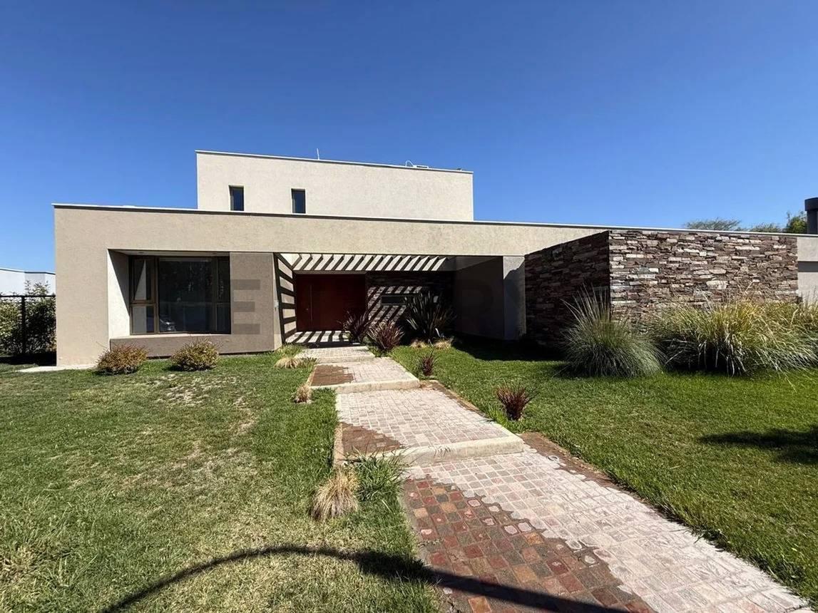 CASA EN VENTA BARRIO EL ENVERO CASAS DE CAMPO, LUJAN DE CUYO, MENDOZA — foto 1