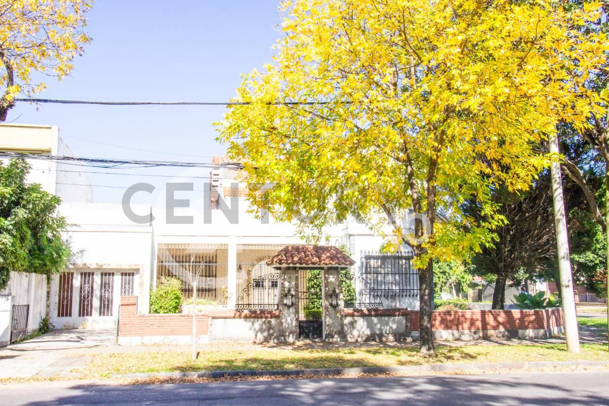 VENTA CASA 4 DORMITORIOS, 3 BAÑOS, PILETA, JARDIN, QUINCHO, BARRIO ROQUE SAENZ PEÑA, ROSARIO — foto 1