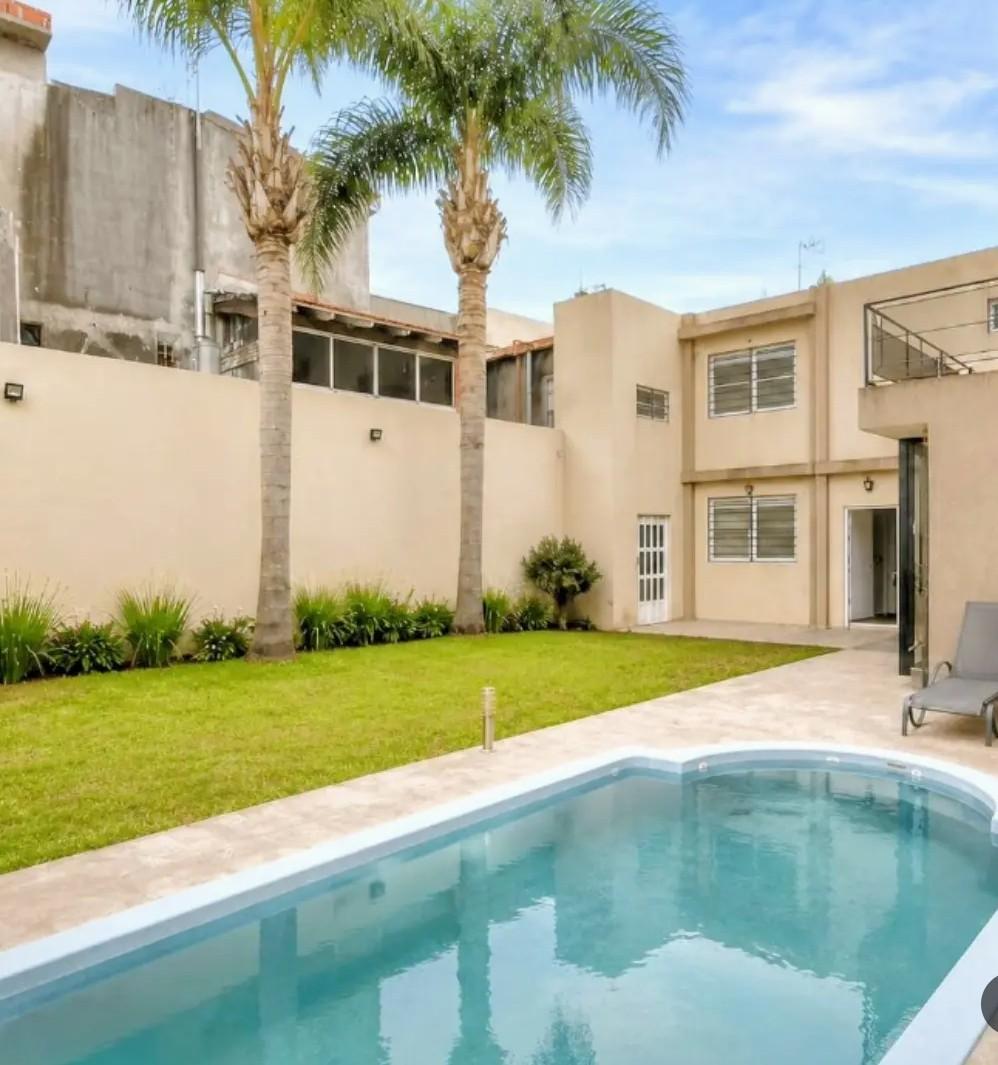 VENTA CASA 4 AMB.-ACEPTA PERMUTA- VILLA LUZURIAGA — foto 1