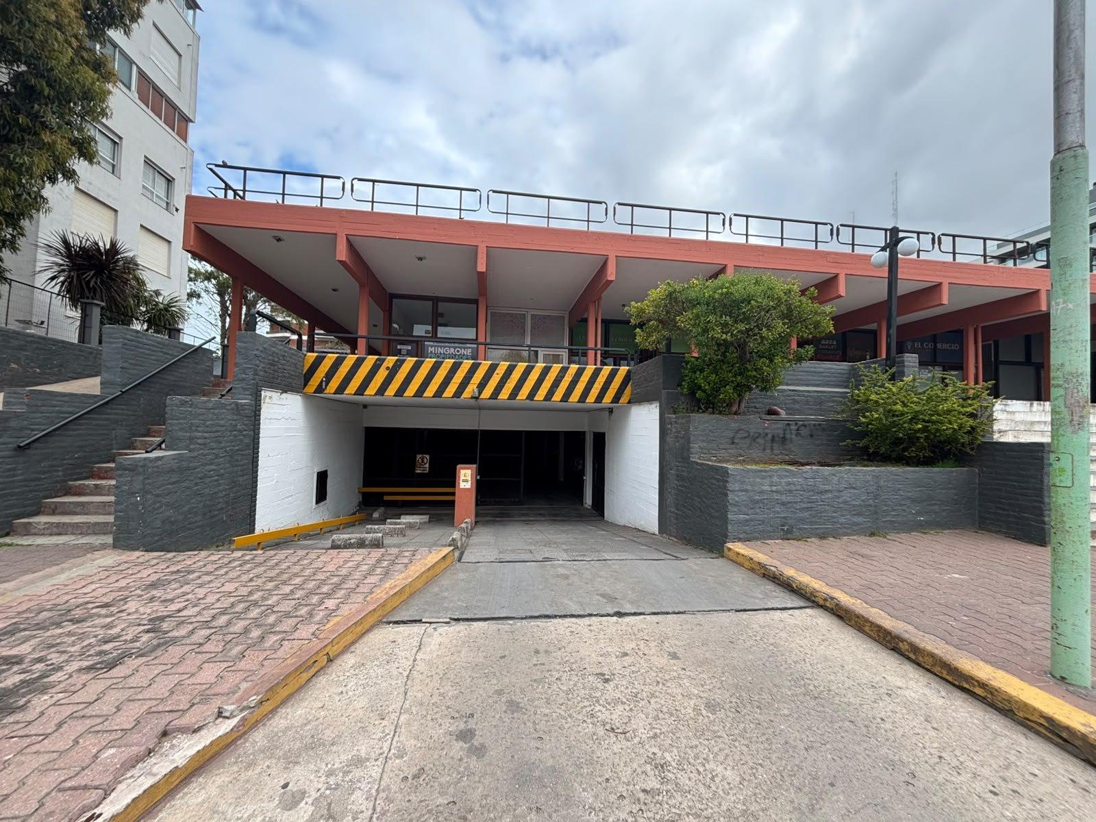 Cochera en Pinamar Centro en Venta — foto 1