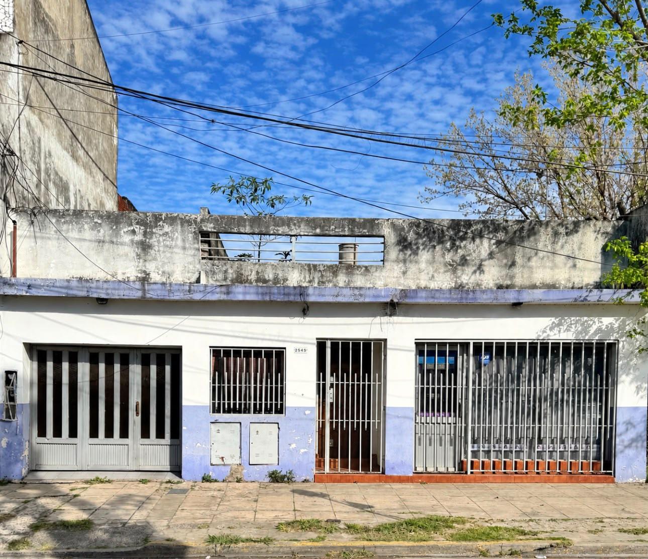 Casa en venta ideal para 3 familias o inversores en Lomas de Zamora — foto 1