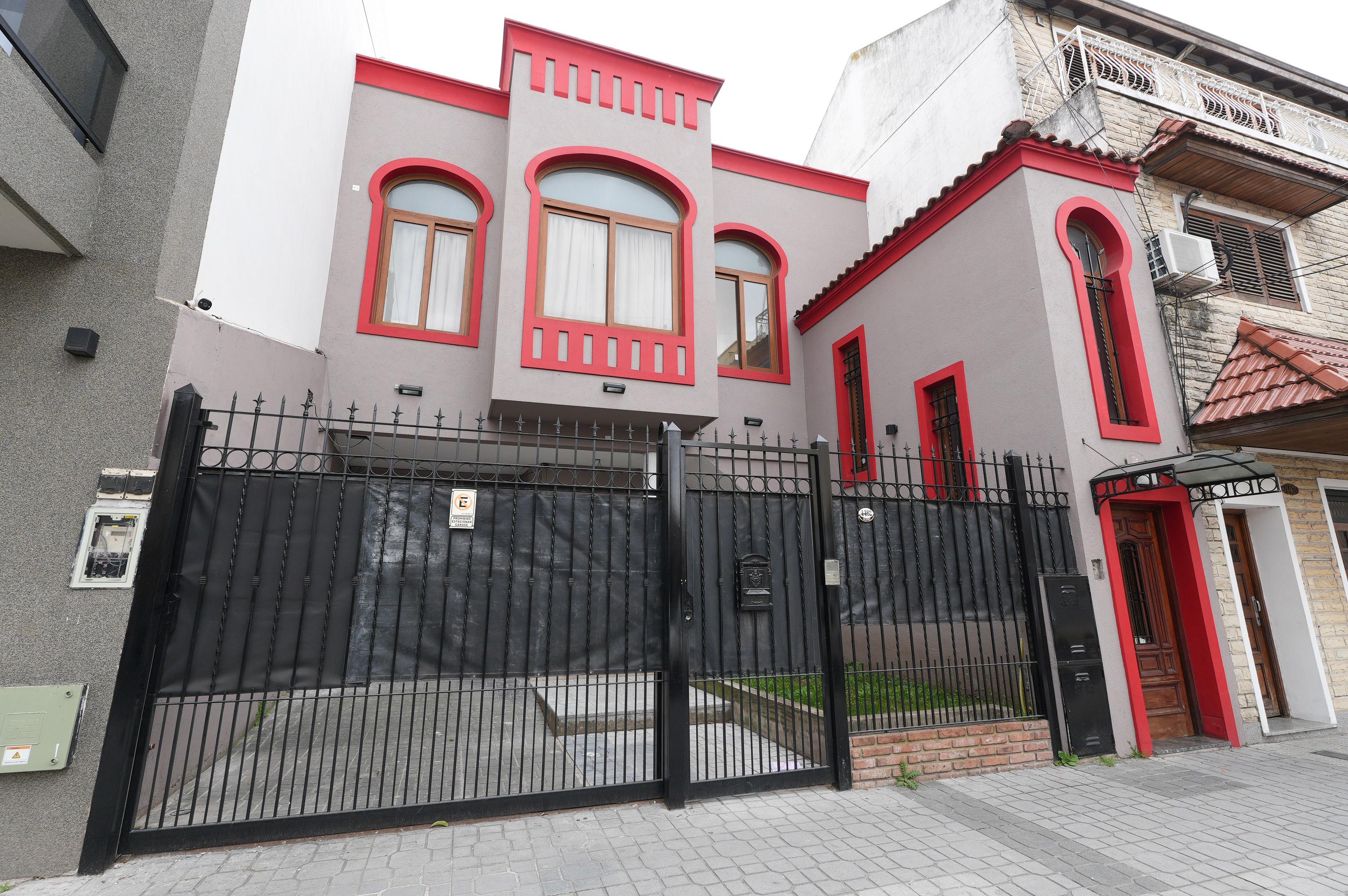 Villa Lugano: casa en venta a estrenar con salón comercial independiente — foto 1