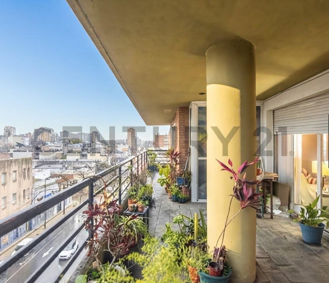 Departamento 4 ambientes en venta en San Isidro con balcón aterrazado y Cochera fija.Apto Crédito — foto 1