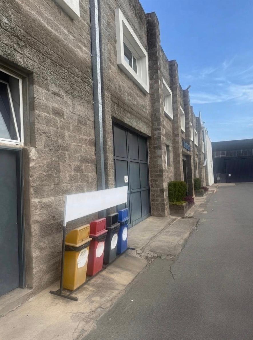 ALQUILER-COMPLEJO DE GALPONES INDUSTRIALES EN BECCAR — foto 1
