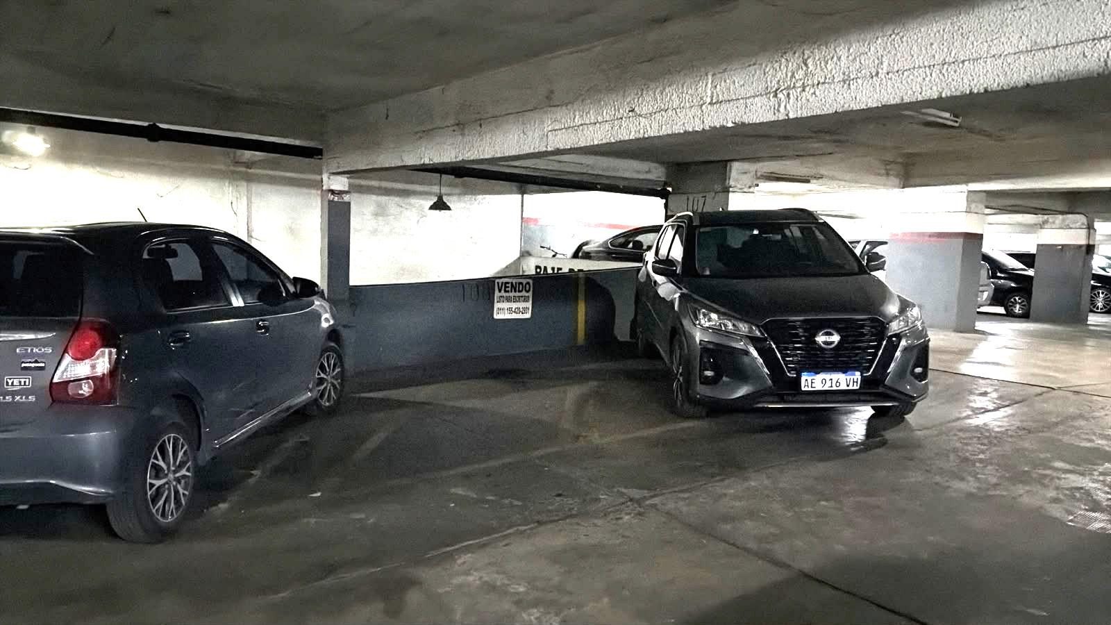 VENTA COCHERA FIJA Y CUBIERTA EN RECOLETA - SEGURIDAD 24 HS — foto 1