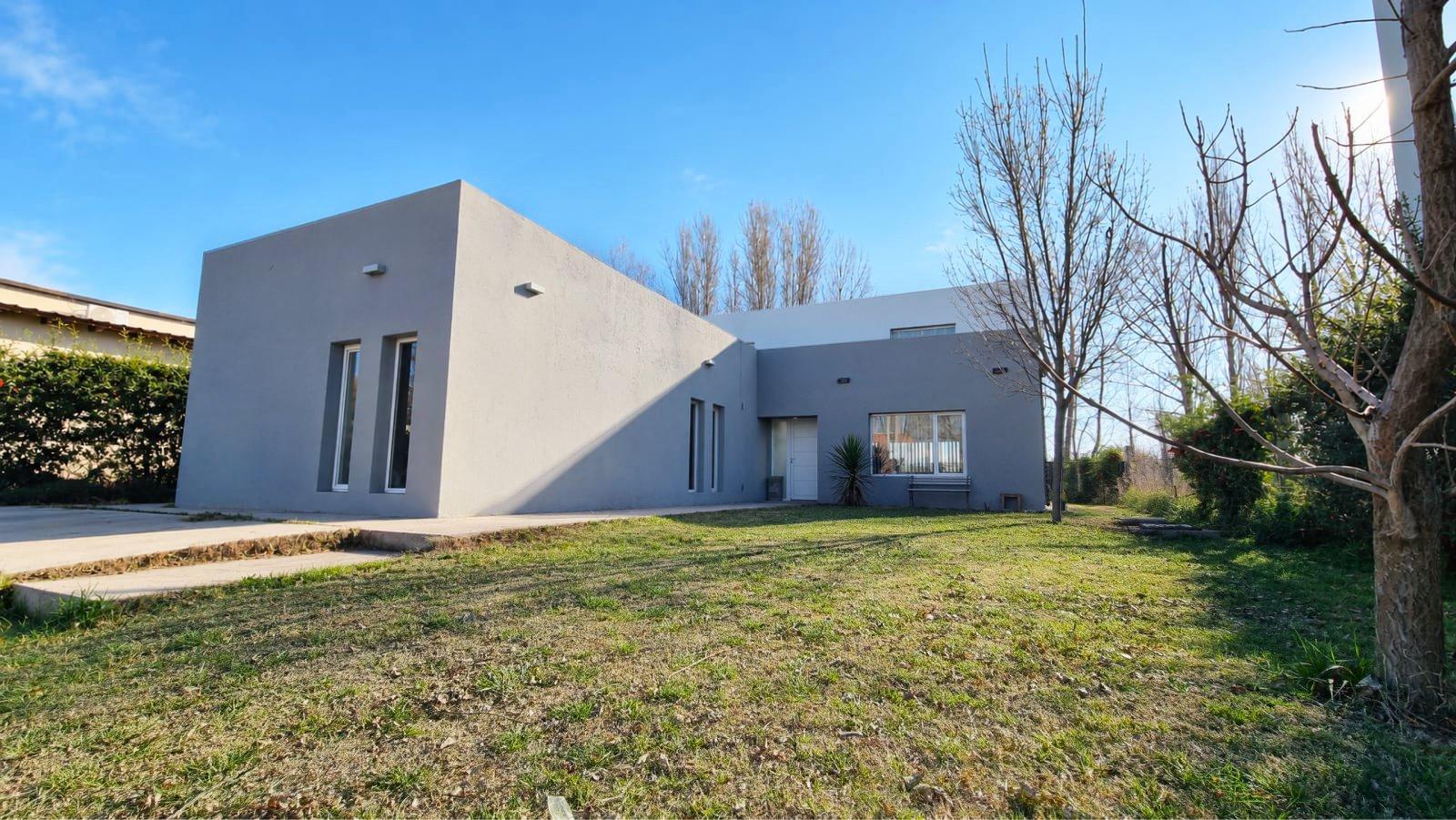 Casa EN VENTA ¡APTA CREDITO HIPOTECARIO! B° Lago Mascardi — foto 1
