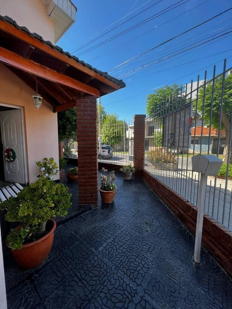 CASA EN VENTA 3 DORMITORIOS, LA PLATA TOLOSA — foto 1