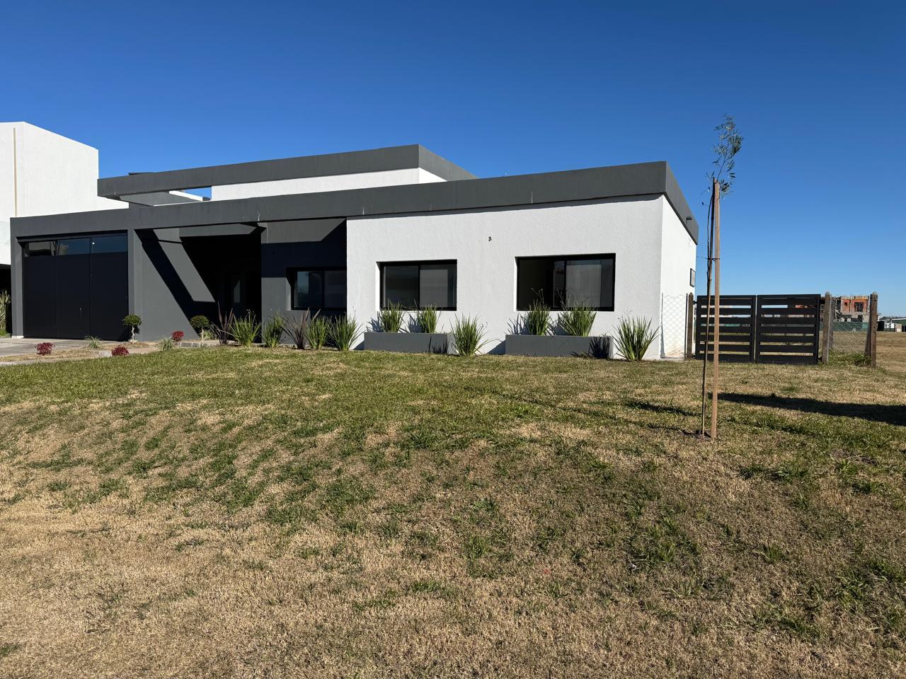 Casa en venta a Laguna 6 Ambientes, Principado San Vicente — foto 1