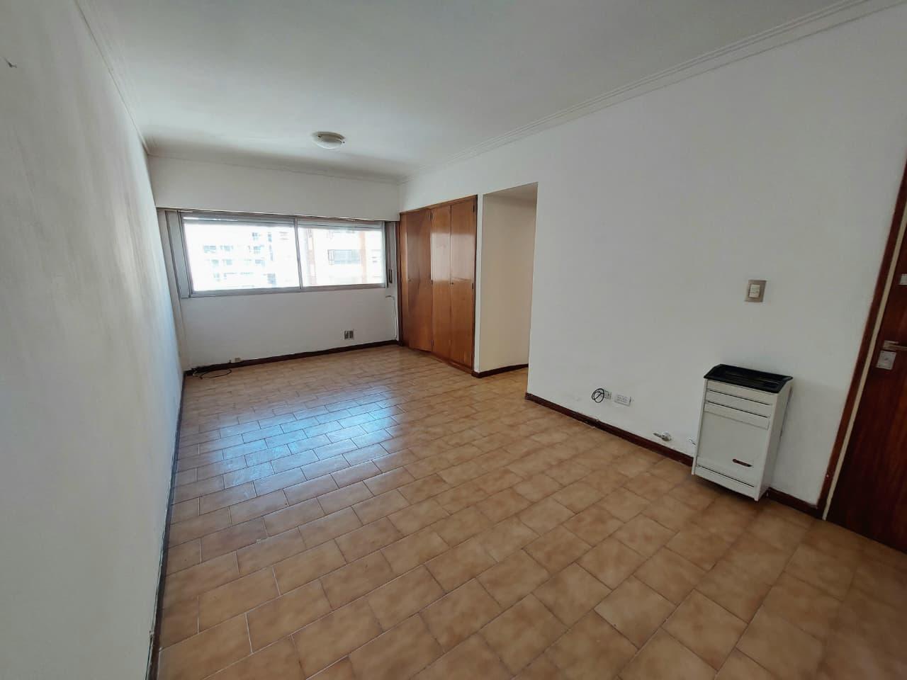 Departamento de dos ambientes al contrafrente abierto. Zona Centro — foto 1